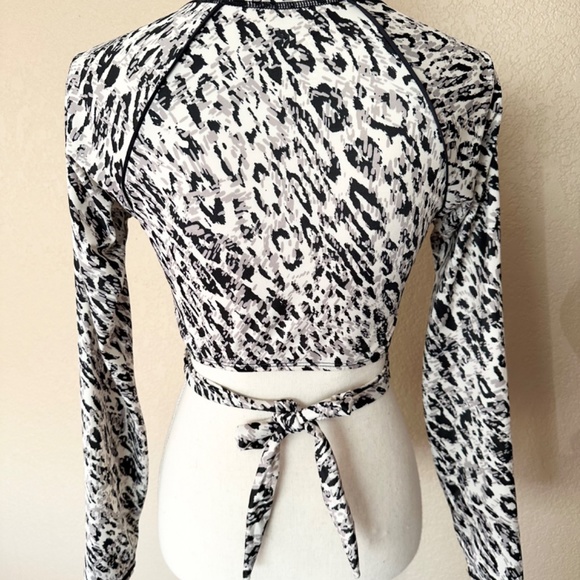 All In Motion Active Wear Crop Top - Picture 3 of 4